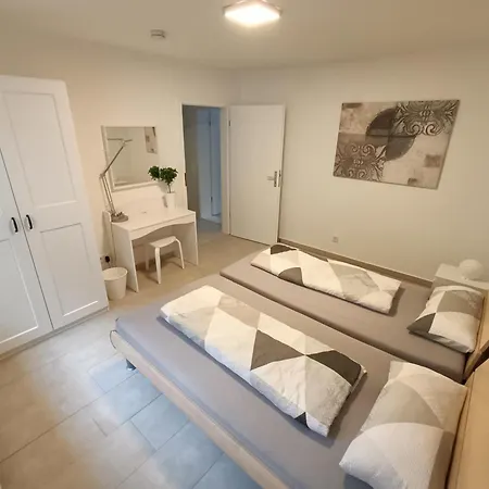 Lejlighed Geraeumige Helle Im Gruenen Taunus Mit Privatparkplatz *