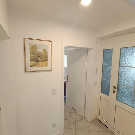 Geraeumige Helle Im Gruenen Taunus Mit Privatparkplatz Schlangenbad