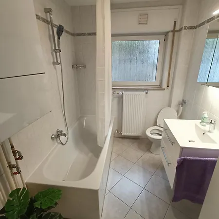 Geraeumige Helle Im Gruenen Taunus Mit Privatparkplatz Lejlighed