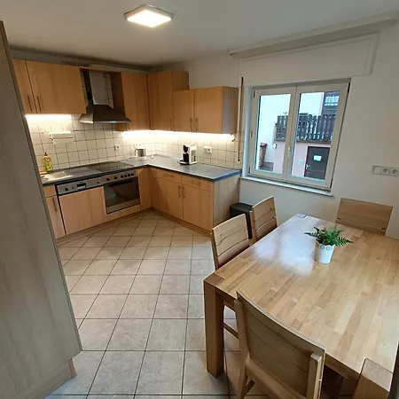 Geraeumige Helle Im Gruenen Taunus Mit Privatparkplatz * Schlangenbad