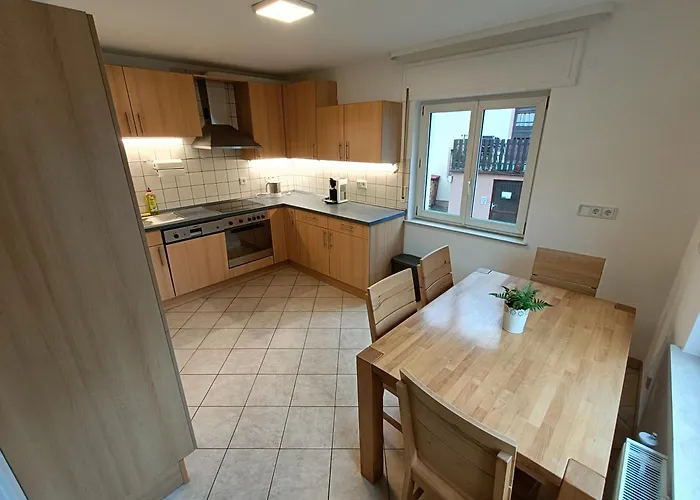 Geraeumige Helle Im Gruenen Taunus Mit Privatparkplatz * Schlangenbad